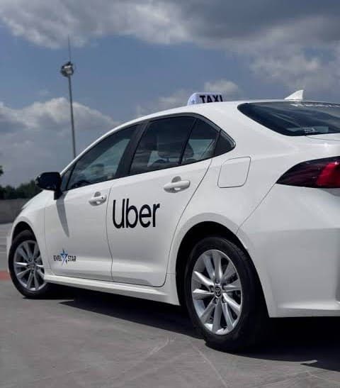 Автомобіль для роботи в Uber